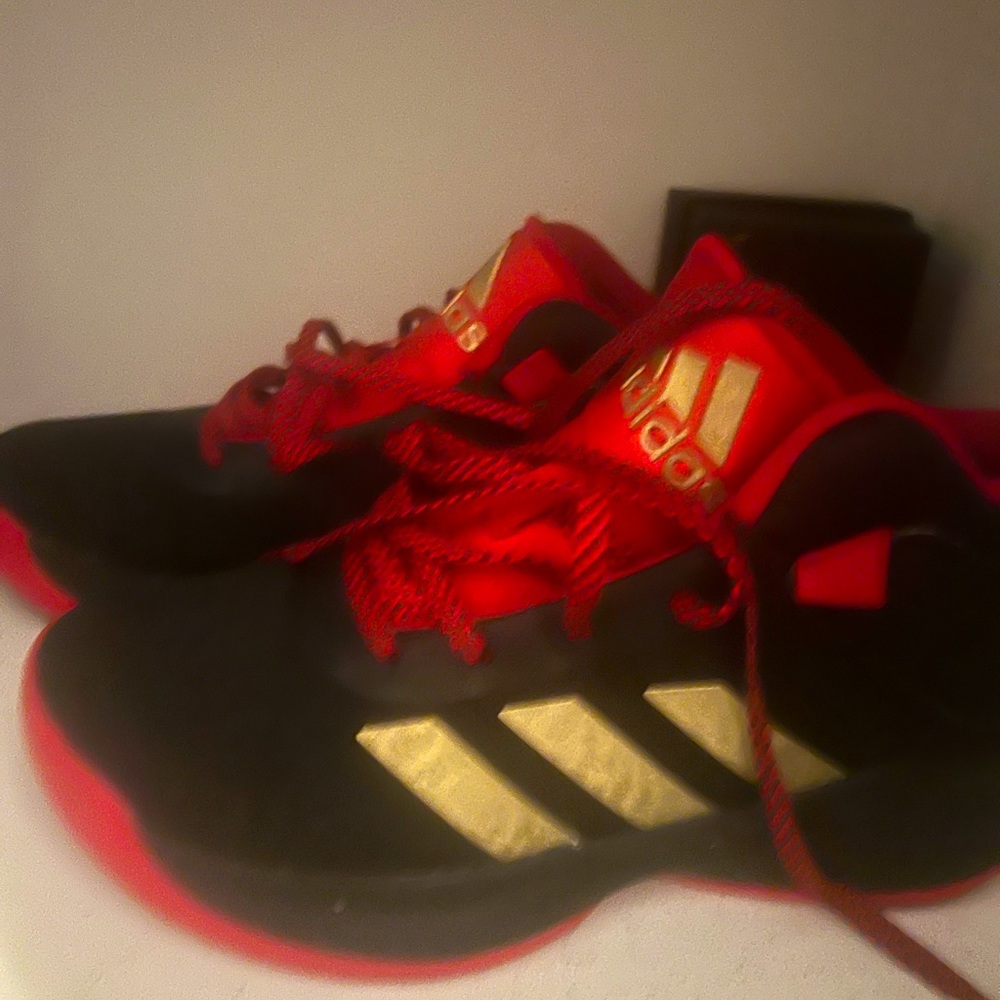 Trendy Adidas in good condition